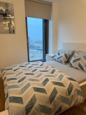 The Urban Escape in Media City - A private room and bathroom in a 2 bed shared apartment